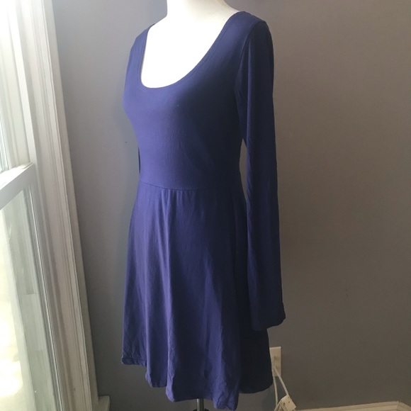 Scoop neck long sleeve Angie dress - Picture 3 of 7